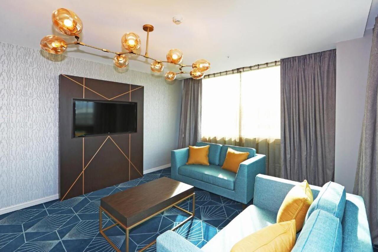 Swiss-Belhotel Napier Exterior photo A suite at the hotel