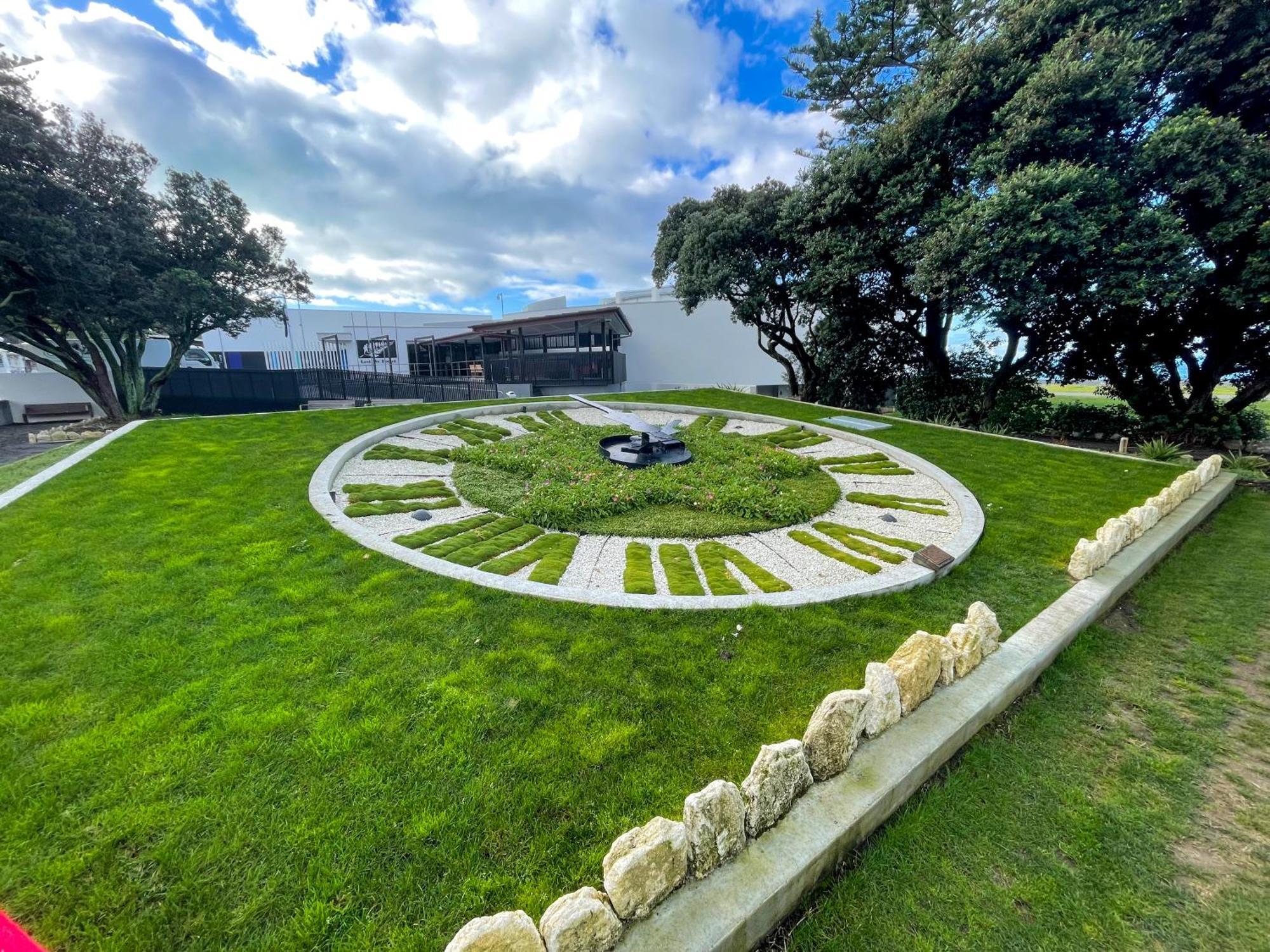 Swiss-Belhotel Napier Exterior photo The grass clock at the entrance to the museum